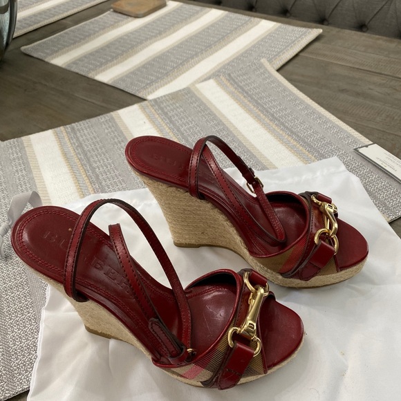 Authentic Burberry sandal😍 - Picture 3 of 3